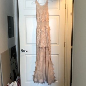 Asymmetrical gown Windsor